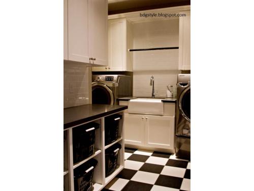 <img src="laundry room.jpg" alt="Elegant black and white laundry room"> 