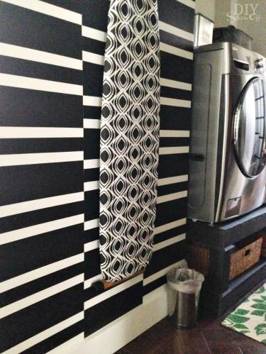<img src="laundry wall.jpg" alt="black and white diy laundry room decor"> 