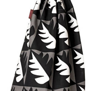 <img src="laundry bag.jpg" alt="laundry bag in black and white print design"> 