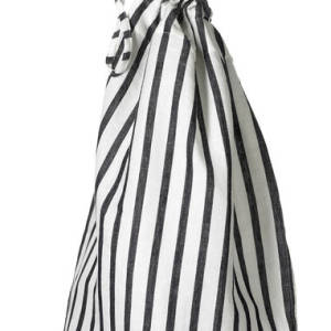 <img src="laundry bag.jpg" alt="black and white stripe laundry bag in cotton"> 