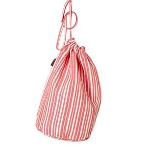 <img src="laundry bag.jpg" alt="cotton laundry bag in red stripe washable cloth fabric"> 