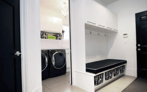 <img src="laundry room.jpg" alt="Modern laundry room and mud room in black and white"> 