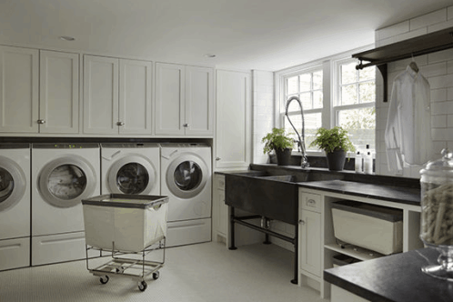 <img src="luxury laundry room.jpg" alt="black and white themed luxury laundry room"> 