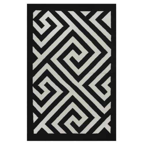 <img src="rug.jpg" alt="Black and white chevron indoor/outdoor rug in recycled cotton">